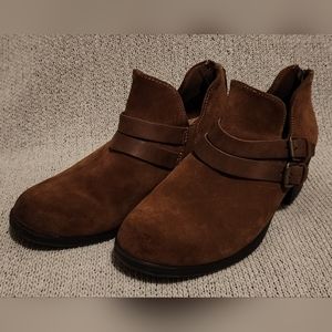 Earth Origins Size 7M Brown Suede Ankle Boots